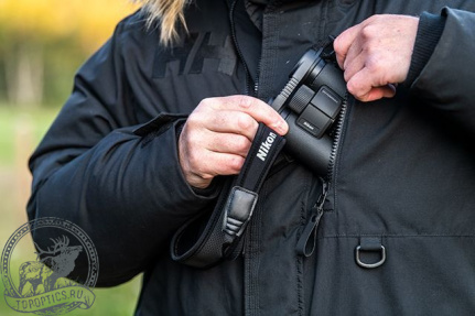 Бинокль Nikon Monarch M5 10x42